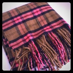 Land’s end scarf.